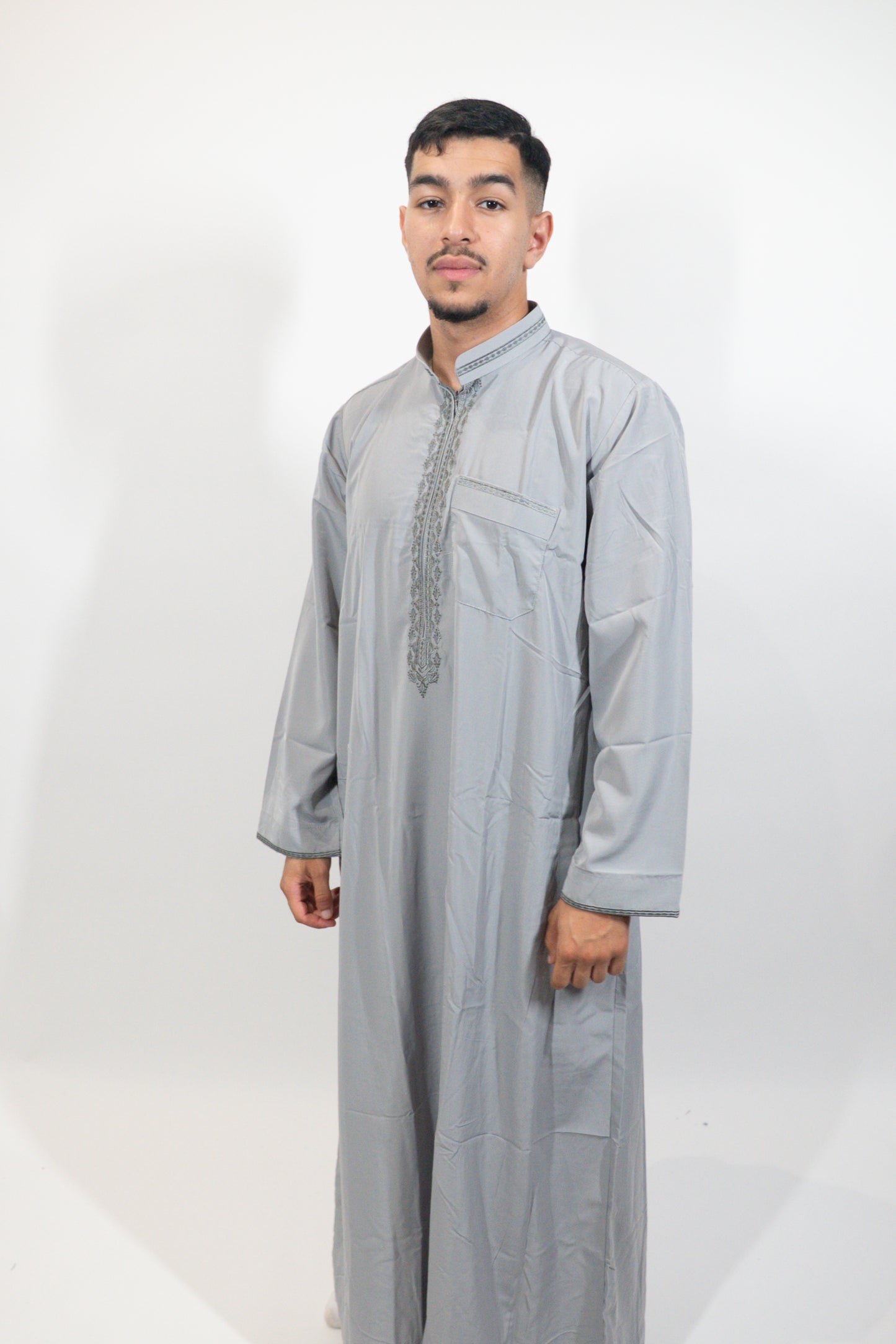 Qamis Arabic gris